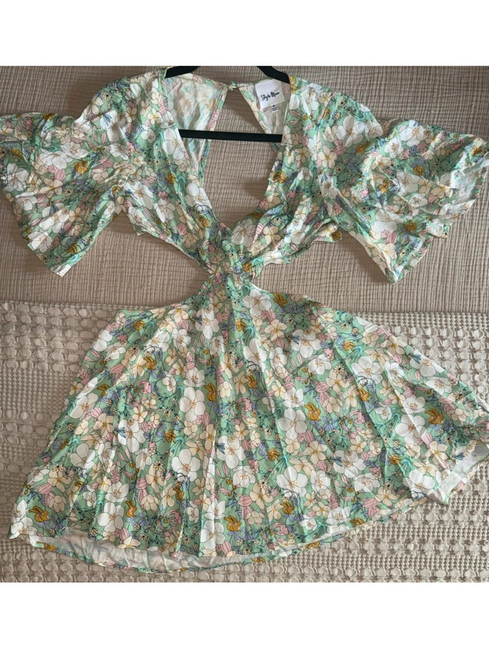 Sky to Moon boutique green floral mini dress - M